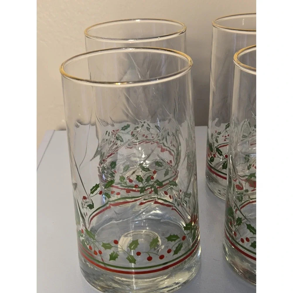 Vtg Glass HOLLY BERRY Christmas Drinking Glasses Tumblers Set of 4